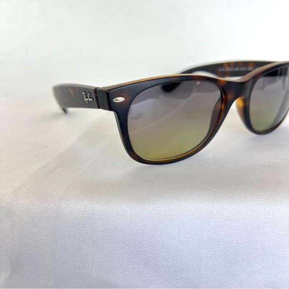 RAY-BAN Italy RB2132 New Wayfarer Tortoise Green Lens Gradient Polarize Sunglass - Picture 4 of 12